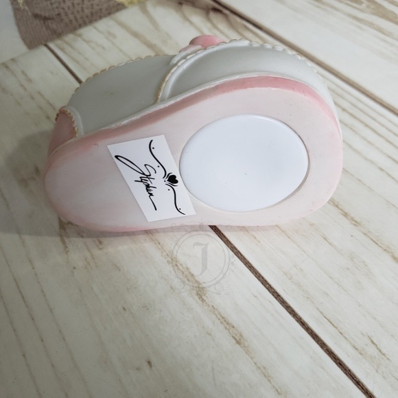 Decorative Baby Shoe Bank - Picture 5 of 6